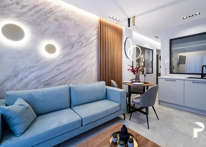 P Deluxe Suites 10