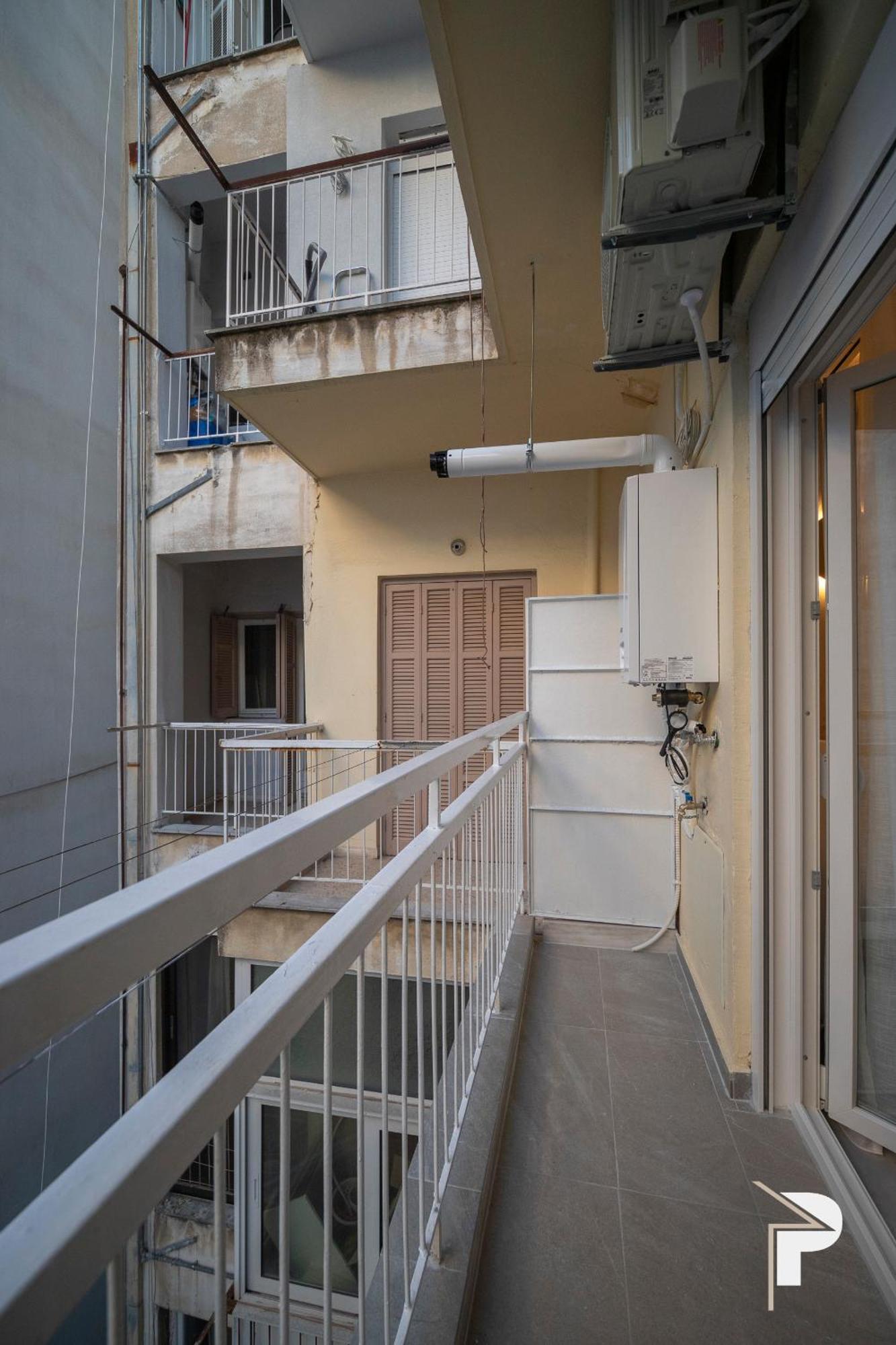P Deluxe 10 Apartment